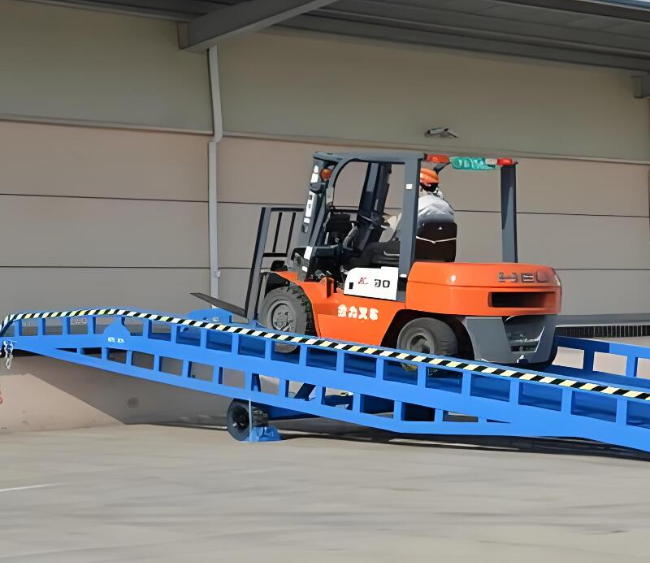 甘孜移动式卸货平台（叉车用）